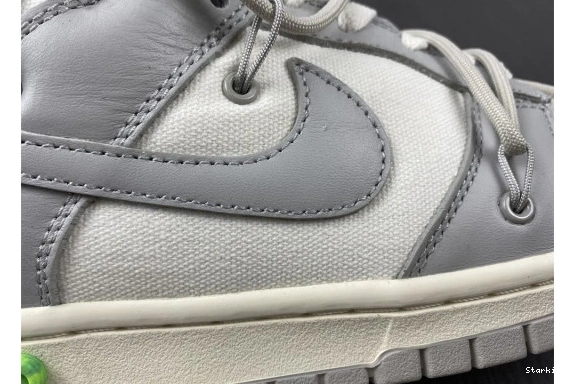 DM1602-117 42 Lot Dunk Nike O-W Low 0807